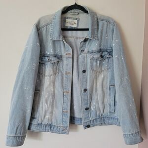 Distressed Light Wash Denim Jean Trucker Jacket Size XL